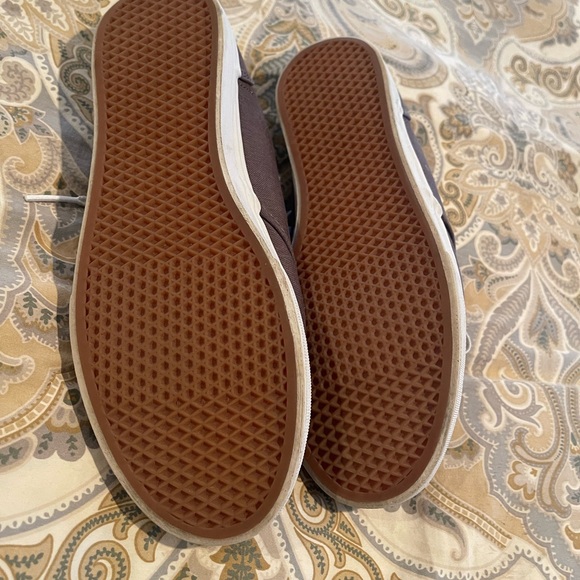Women’s Gray vans sneakers - like new barely worn - Picture 5 of 5